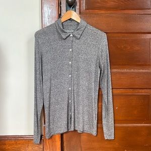 Everlane “The Merino Tencel Relaxed Shirt” in heathered charcoal, size M